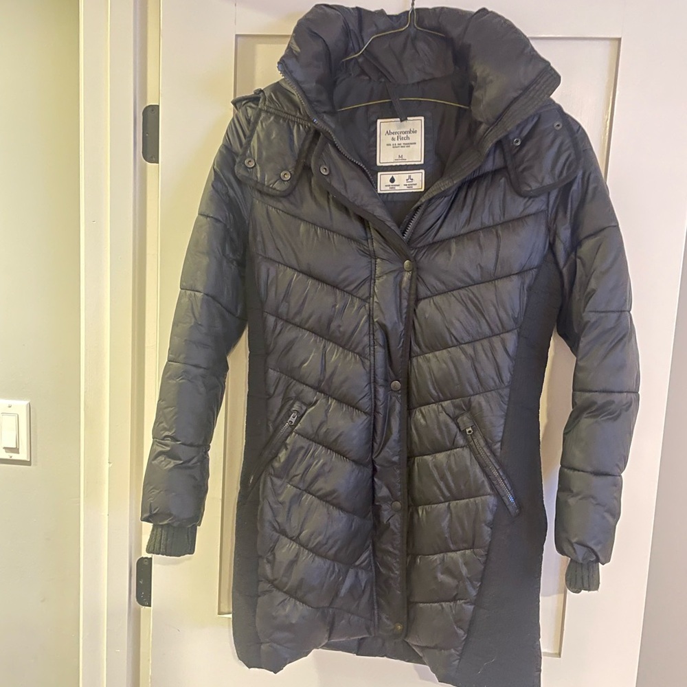 Women’s Abercrombie Puffer Jacket Size Medium Black